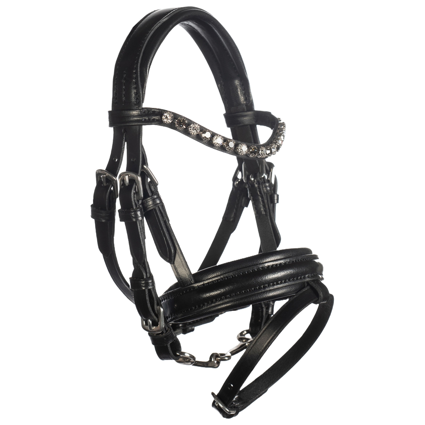 Das HKM Ledertrense Hobby Horsing ist ein schwarzes englisches Lederzaumzeug mit silbernen Schnallen und einem geschwungenen, mit Strasssteinen besetzten Stirnriemen, inklusive Zügeln.