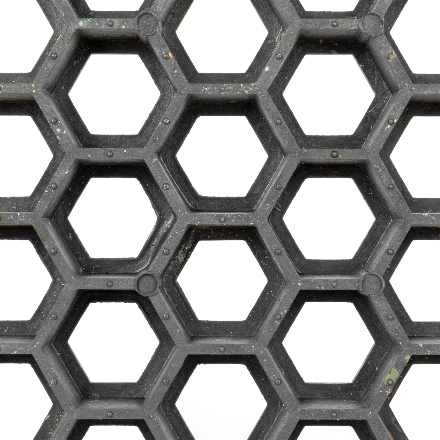 Doppelklicken zum vergrößern Nahaufnahme der VOSS.farming Paddockplatte, einem schwarzen sechseckigen Gitter (50x40x4cm) von VOSS.farming, dargestellt auf weißem Hintergrund.