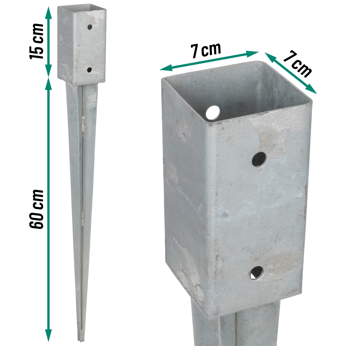Die Bodeneinschlaghülse, Metall, 7 x 7 x 75 cm verfügt über einen robusten Metall-Erdspieß mit spitzem Fuß und einer 7 x 7 cm großen quadratischen Halterung, hier mit Maßangaben abgebildet.