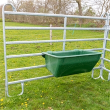 Langtrog zum Einhängen für Kühe, Kälber und Pferde, 180 Liter