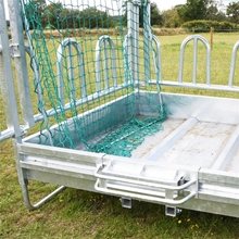 VOSS.farming Rahmen für Futtersparnetz – für quadratische Futterraufen, 1,68 m x 1,68 m, verzinkt, ein verzinkter Metallrahmen für ein Heunetz zur Futterrationierung.