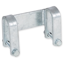 Der VOSS.farming Längsverbinder für Weidepaneele ist ein besonders robuster, feuerverzinkter Metallklemmbügel mit zwei U-förmigen Armen, die an den Enden mit Schrauben befestigt sind.