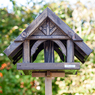 VOSS.garden "Sibo" - hochwertiges Vogelhaus mit Standfuß