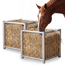 Die VOSS.farming Heubox "SlowFeed" (ca. 8kg) ist eine verzinkte Metallheubox mit abnehmbarem Gitter zur Futterkontrolle.