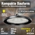 Ein schwarzer, UFO-förmiger LandXpert 100W LED-Hallen-Strahler (12.000 lm, 5.000 K Tageslichtweiß, IP65) hängt an einem Kabel. Der deutsche Text hebt das kompakte Design, die Leistung von 100 W, den Abstrahlwinkel von 90° und die Abmessungen (245 mm breit x 130 mm hoch x 50 cm Kabel) hervor. Das LandXpert-Logo ist unten rechts zu sehen.