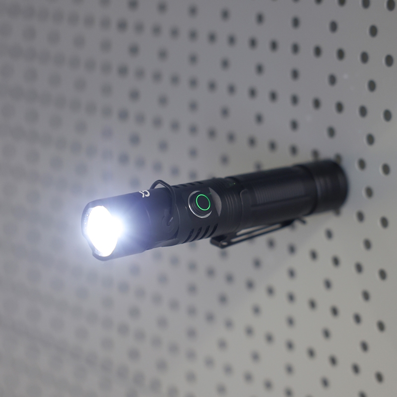 Großansicht der Bildergalerie LED Taschenlampe FlexFire 1000, wiederaufladbar, 1000lm, USB-C, IP44